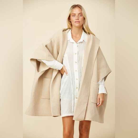 NEW ! THICK AND WARM KNIT OVERSIZED CHUNKY PONCHO - Picture 4 of 6